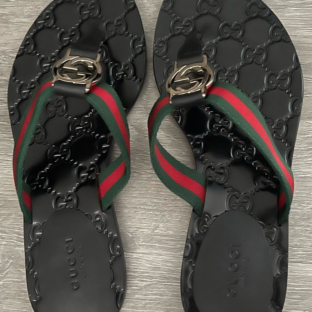 BRAND NEW GUCCI THONG SANDALS
